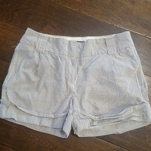 J crew City fit seersucker cuffed shorts size 4